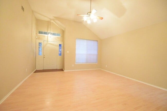 Building Photo - 1117 Brewer Dr