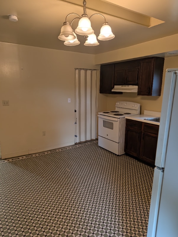 Building Photo - 518 N Main Ave