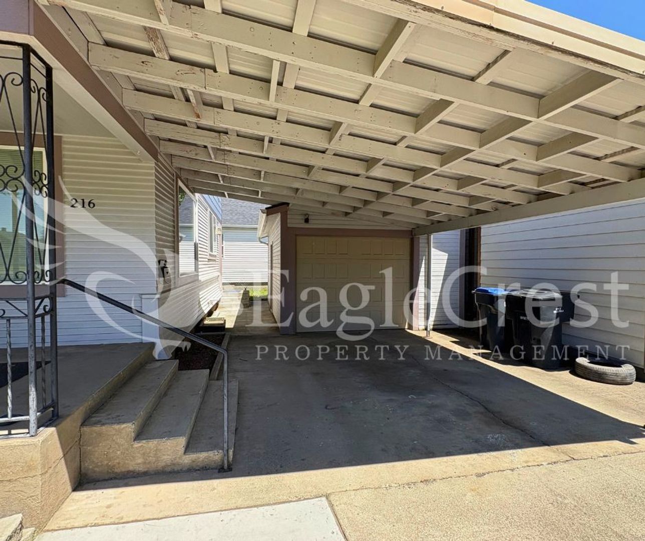 Building Photo - Spacious 3-Bedroom, 2-Bath Home on a Corner Lot-Students Encouraged To Apply
