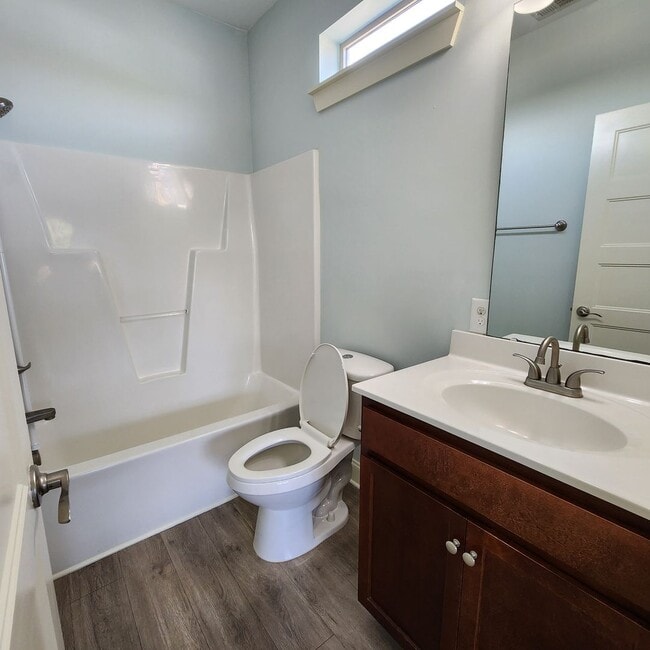 Building Photo - 2 Bedroom North Raleigh for rent