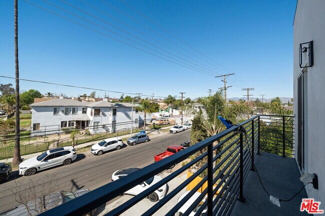 Building Photo - 6336 Beck Ave