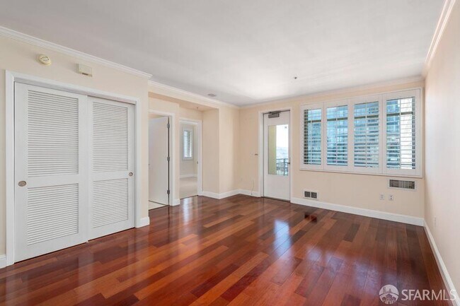 Building Photo - 246 2nd St