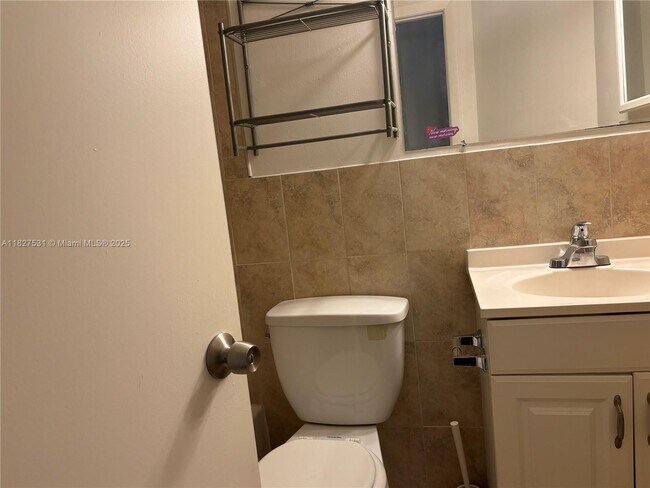 Building Photo - 6800 SW 45th Ln