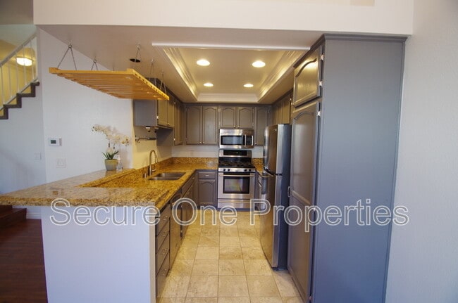 Building Photo - 235 Hill Ranch Dr