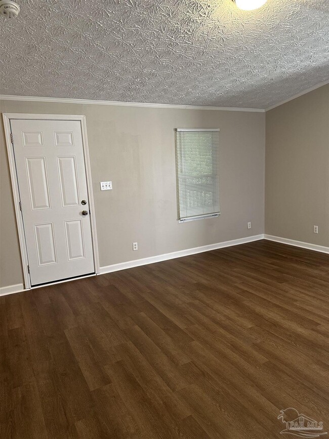 Building Photo - 6258 Sondu Ave