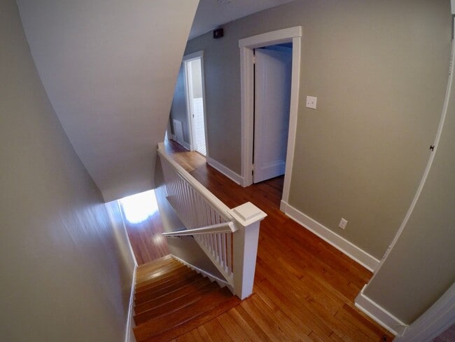 Building Photo - 6/1 Remodeled LUXURY house 2 blocks from CMU.