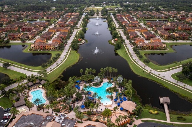 Building Photo - AVAILABLE April - 2/2.5 Townhome with 1 Car garage in Paseo!