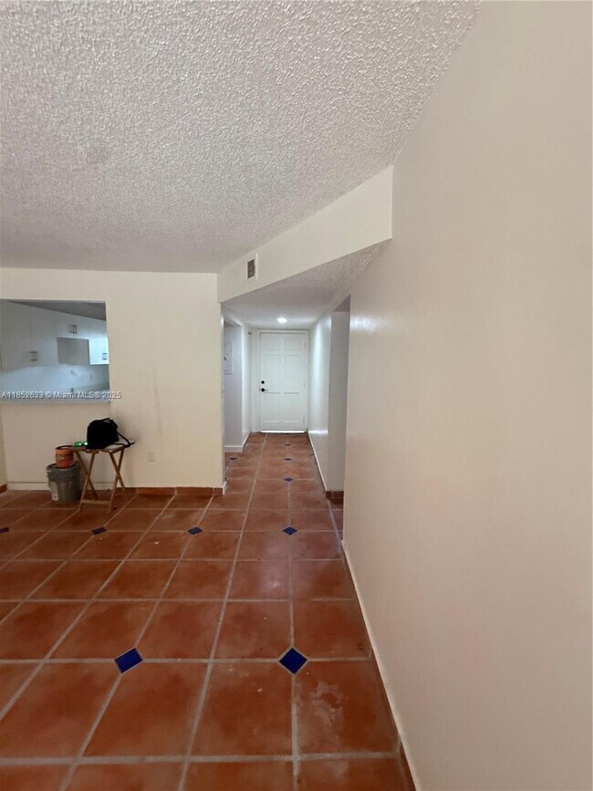 Building Photo - 2313 W 60th St