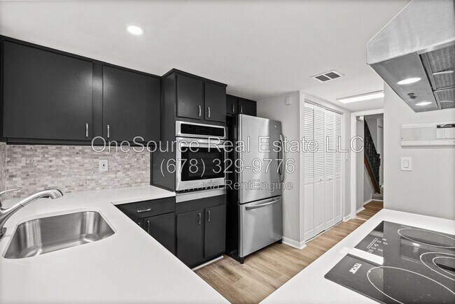 Building Photo - 7312 Cardigan Cir NE