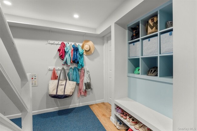 Building Photo - 42 Iselin Terrace