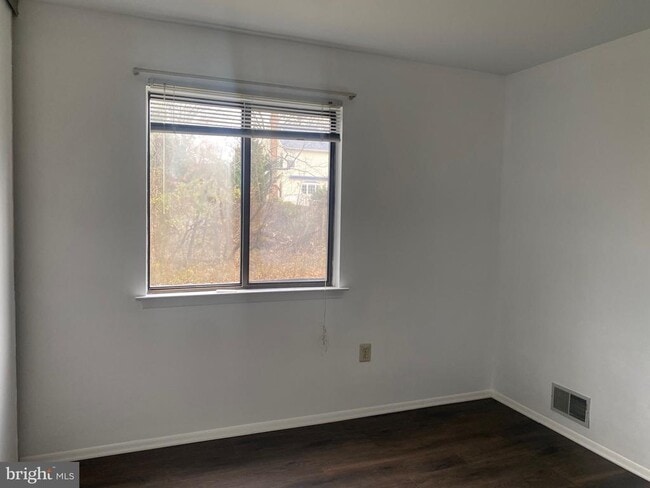 Building Photo - 1903 Jefferson Ct