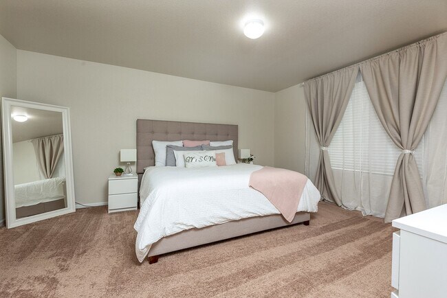 Building Photo - Single Family Home For Rent in Lorson Ranch - South Powers Corridor