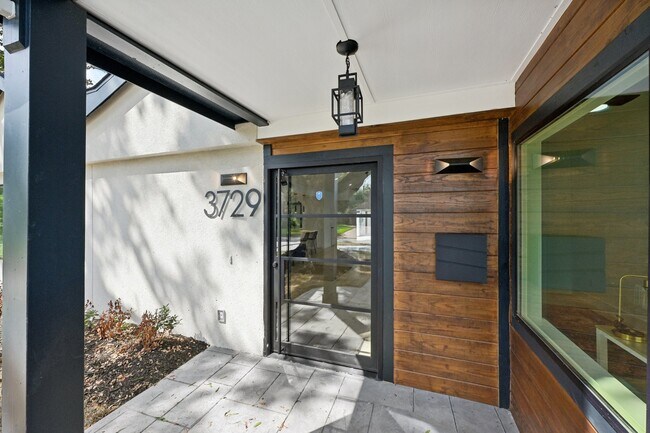 Building Photo - 3729 Rio Vista St