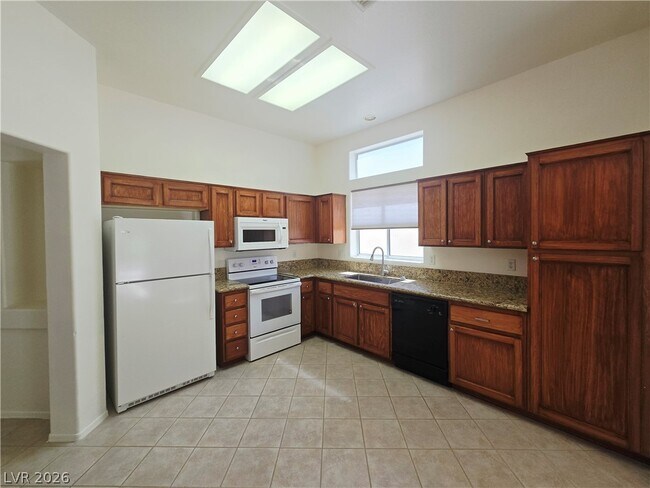 Building Photo - 10309 Longwood Dr