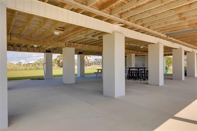 Building Photo - 111 Ponce De Leon Ct