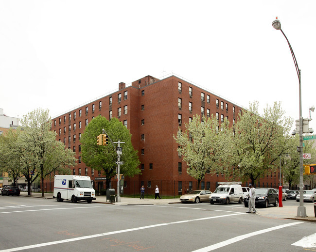 Building Photo - Charles Hill Towers
