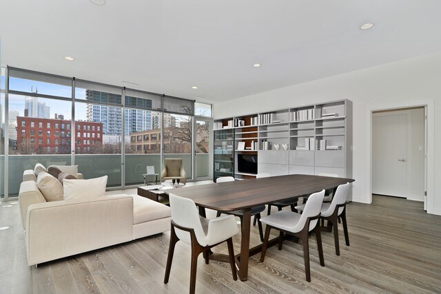 Building Photo - 858 N Franklin