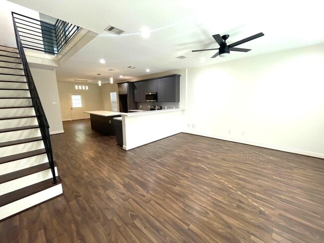 Building Photo - 4913 Southwind St