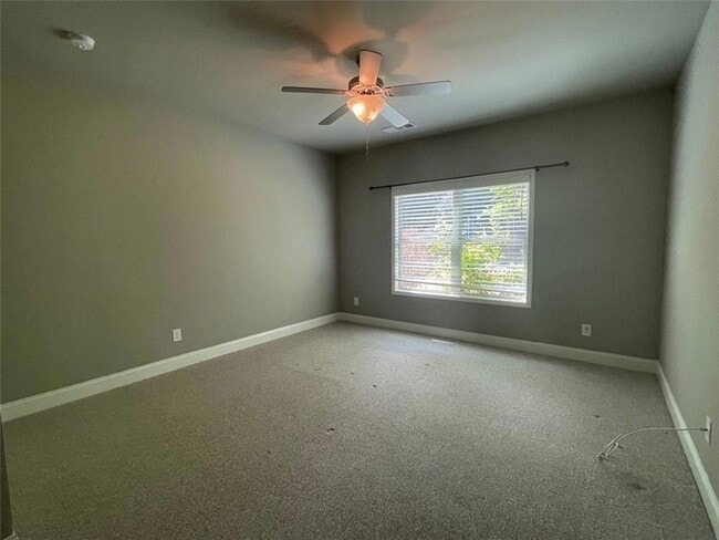 Building Photo - 3483 Lost Oak Dr NE