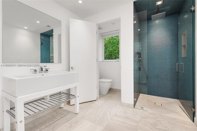 Building Photo - 481 S Mashta Dr