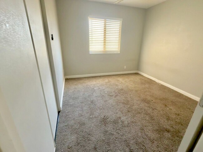 Building Photo - Welcoming 3 Bedroom 1.5 Bathroom Home