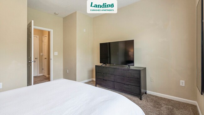 Building Photo - 1200 Somerby Dr