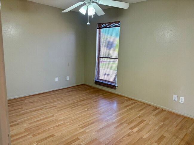 Building Photo - 18210 Bal Harbour Dr