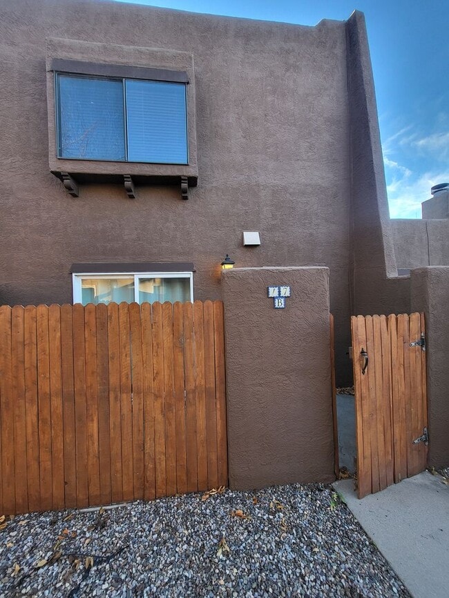 Building Photo - Prospectors Point NE Condo 2 Bedroom, 2 story, 1 1/2 Bath, 1 car garage