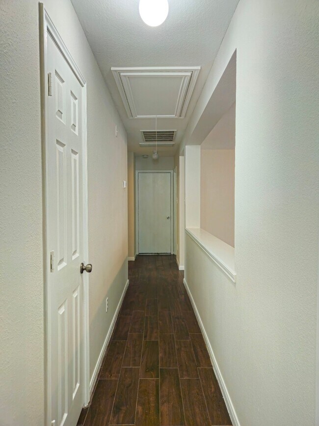 Building Photo - 18315 Fair Grange Ln