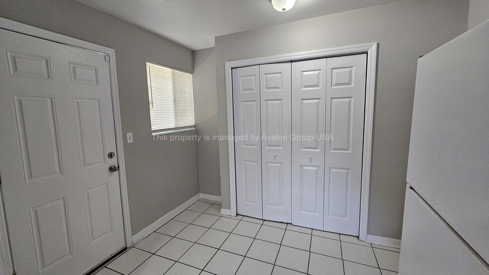 Building Photo - 6809 Miss Muffet Ln S
