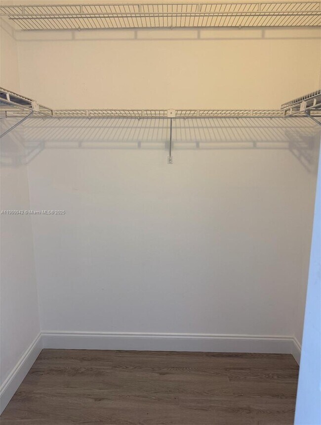 Building Photo - 7601 E Treasure Dr