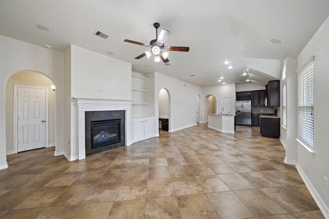 Building Photo - 9960 Golden Field Ln