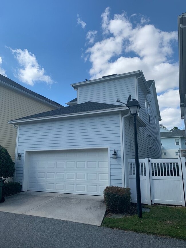 Building Photo - Spring Lake Celebration - 3 Bedroom 2.5 Bathroom House