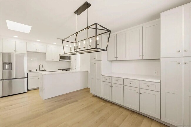 Building Photo - 6404 Zena Dr