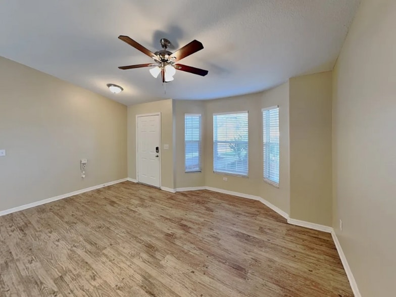 Primary Photo - 3835 Springlake Village Ct