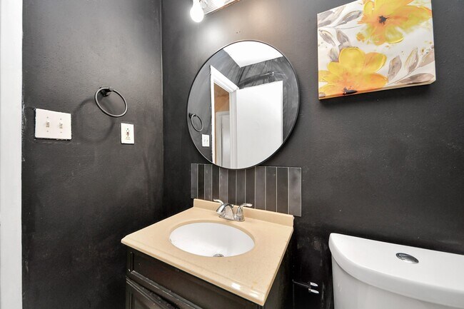 Building Photo - 1320 Griffin St