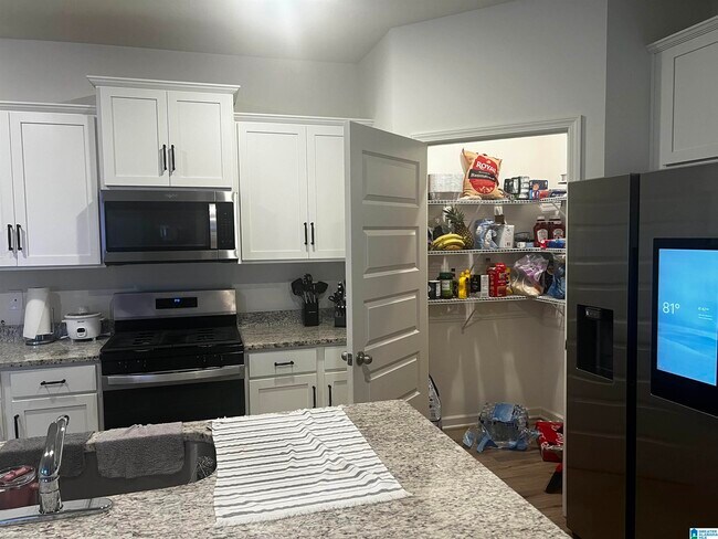 Building Photo - 9906 Chelsea Pk Trl