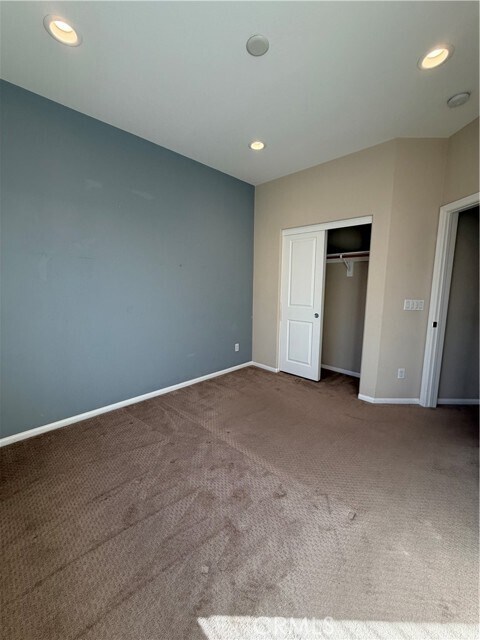 Building Photo - 422 W Rte 66