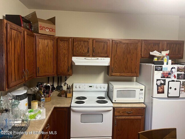 Building Photo - 945 William St