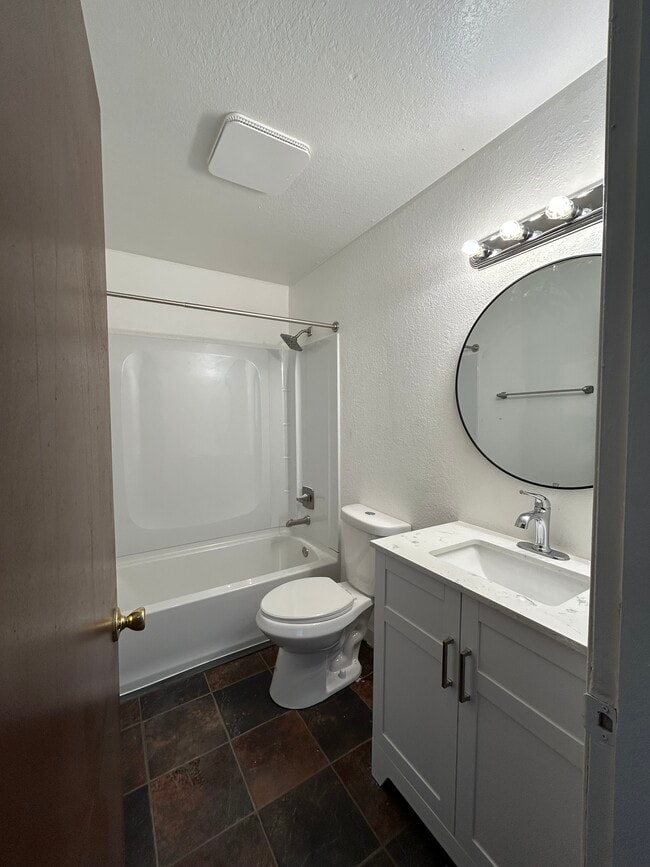 Building Photo - 1710 Muldoon Cir