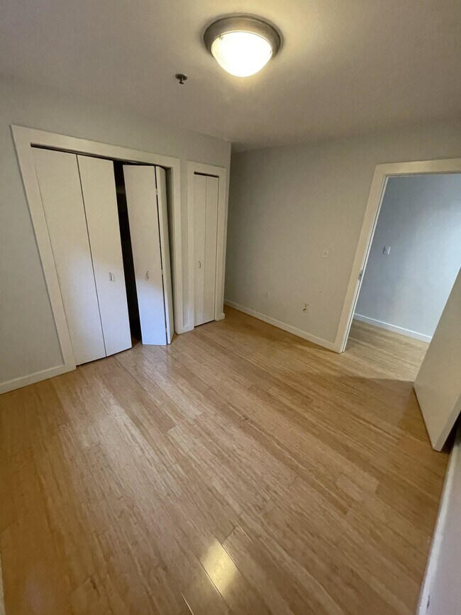 Building Photo - 534 Commonwealth Ave