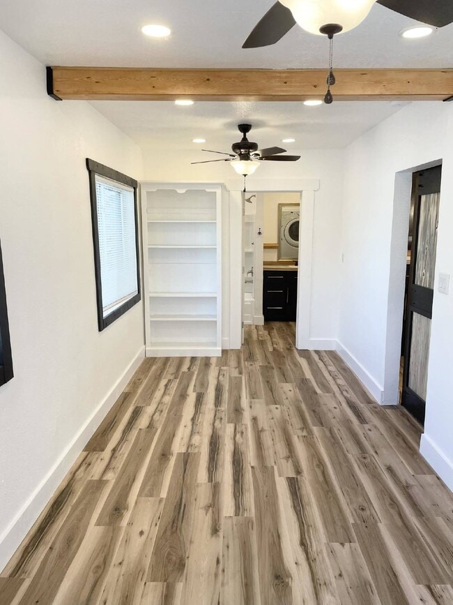 Building Photo - 111 16th Ave S