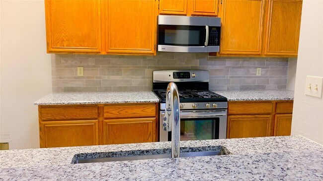 Building Photo - 7703 Hayward Ct