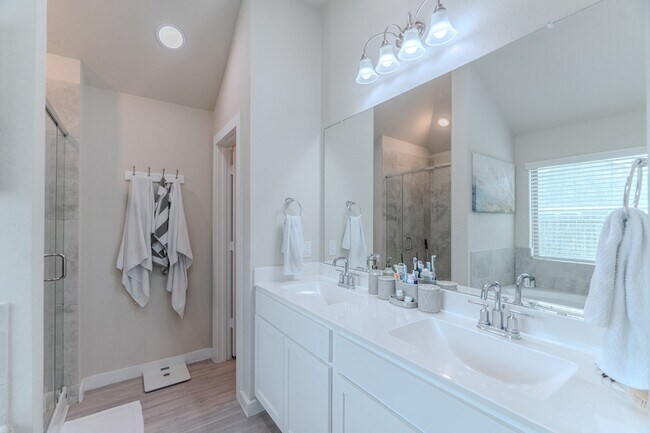 Building Photo - 22035 Juniper Crossing Dr