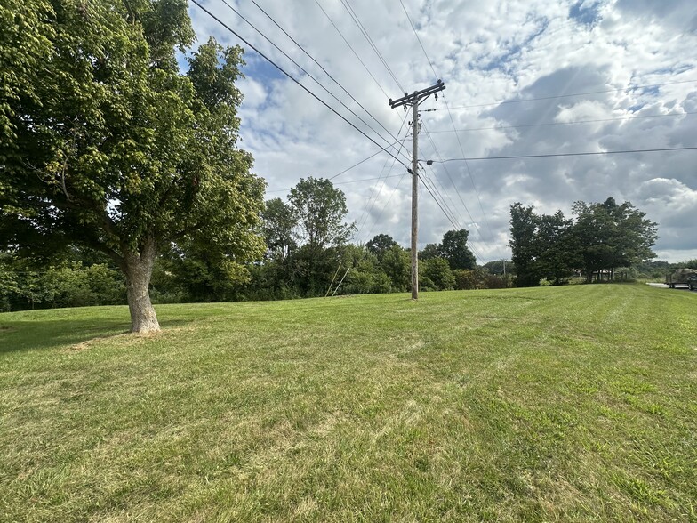 Building Photo - 1612 Alton Station Rd