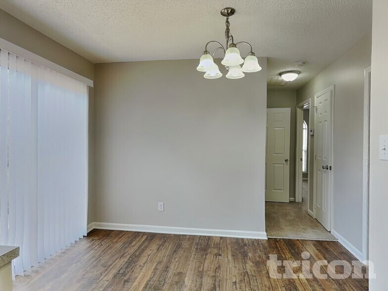 Building Photo - 11123 White Stag Dr