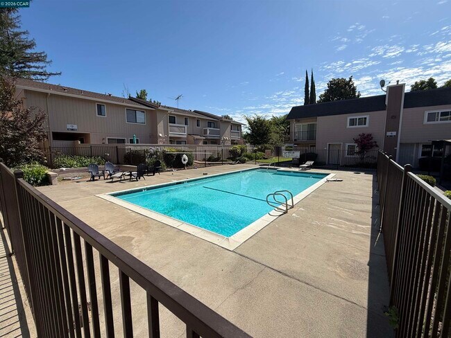 Building Photo - 7032 Fair Oaks Blvd