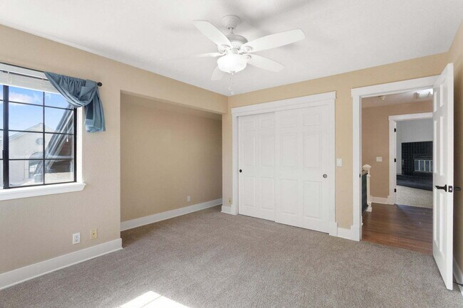 Building Photo - Gorgeous Executive Level Home 4 beds 3 baths close to hospitals and courthouse