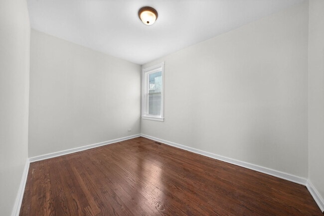 Building Photo - 7250 N Rogers Ave