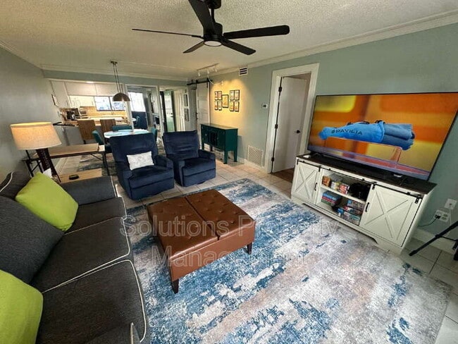 Building Photo - 100 Canebreakers Dr